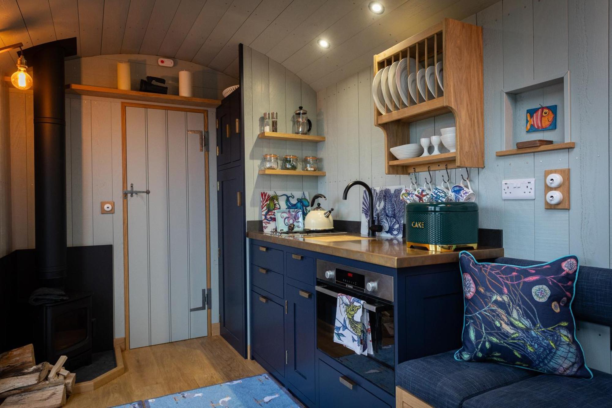 West Lyn Farm B&B And Shepherd Hut リントン エクステリア 写真