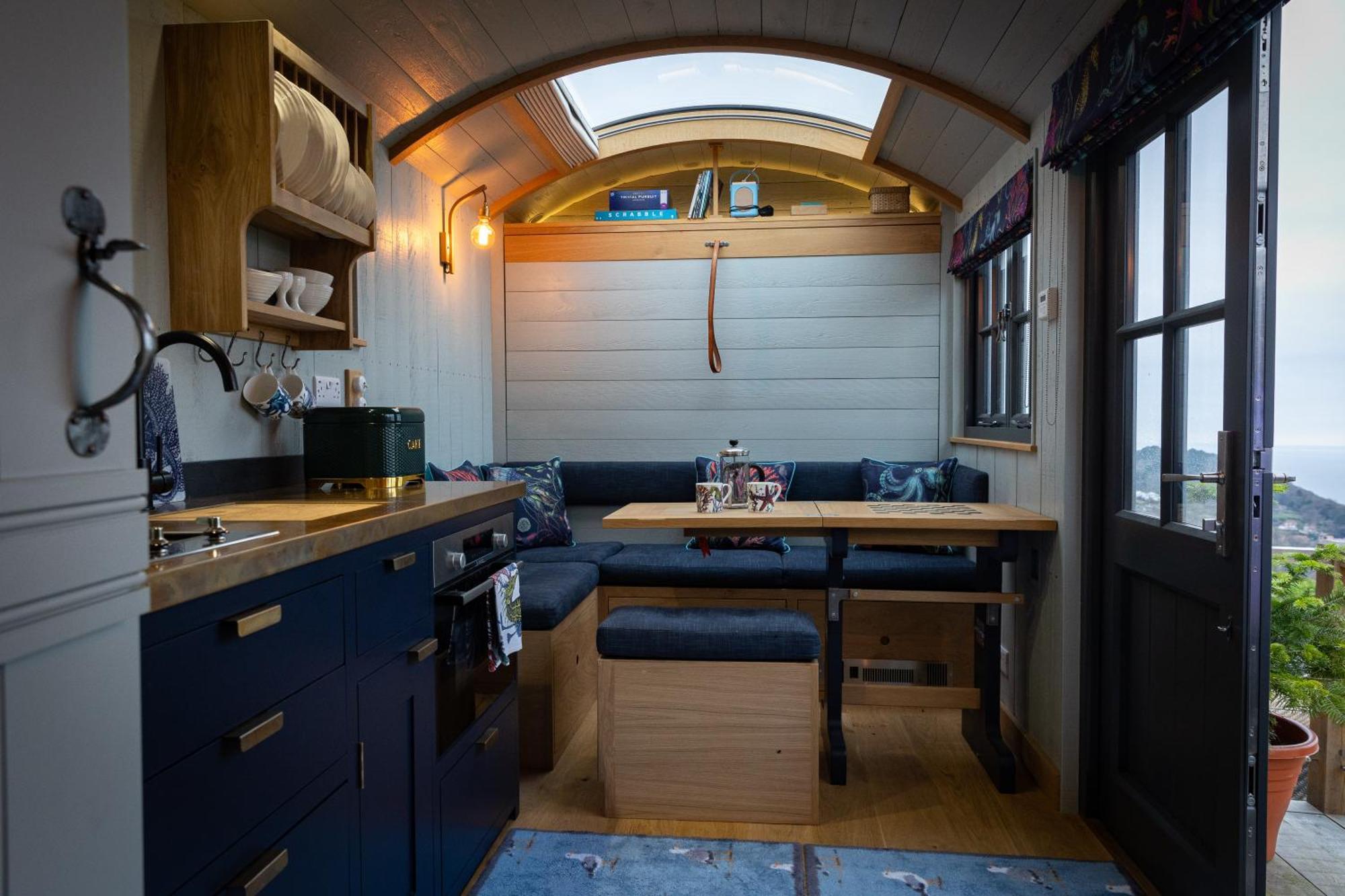 West Lyn Farm B&B And Shepherd Hut リントン エクステリア 写真